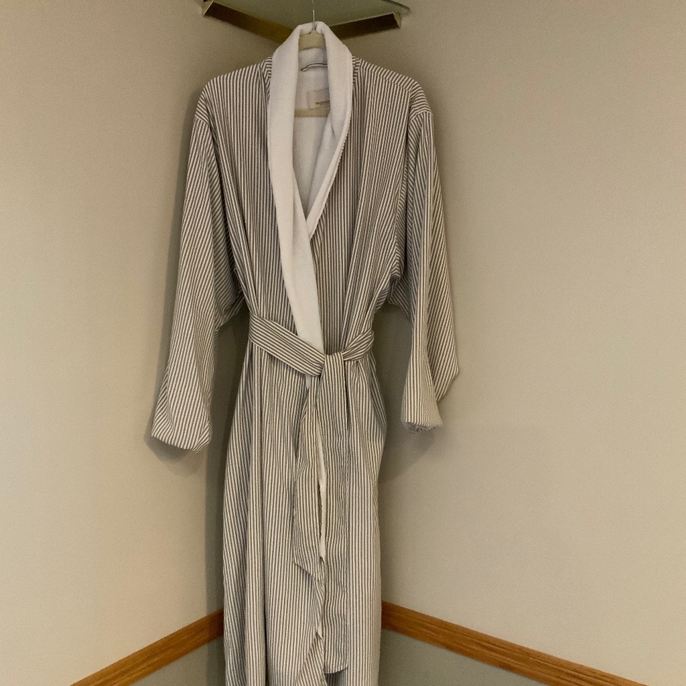 Telegraph Hill Tan White M Seersucker Bathrobe Classic Coastal Timeless